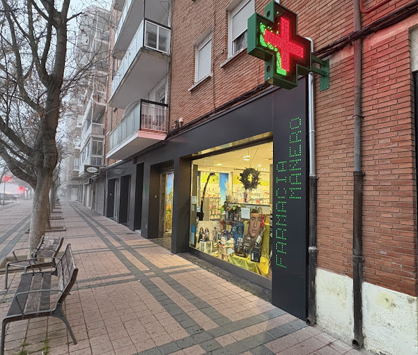 Fachada Farmacia Mañero exterior Transversal